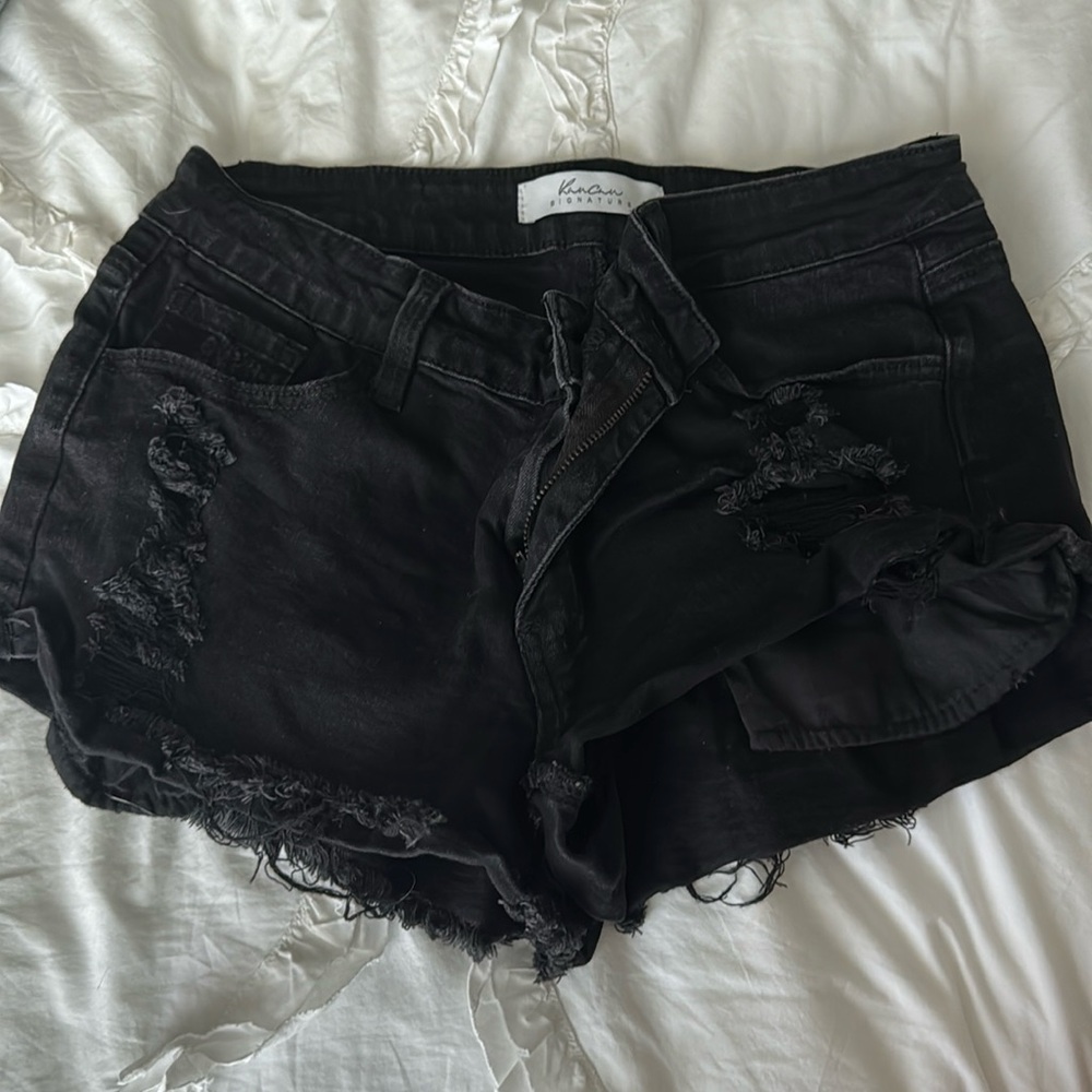 kancan size 4 low rise black shorts